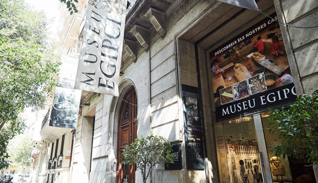 Museo Egipci de Barcelona exhibits ancient Egyptian mummies, statues, and artifacts