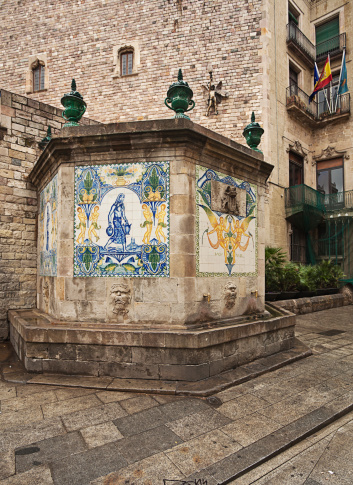 Font de Santa Anna fountain near Portal de l’Àngel in Barcelona city center